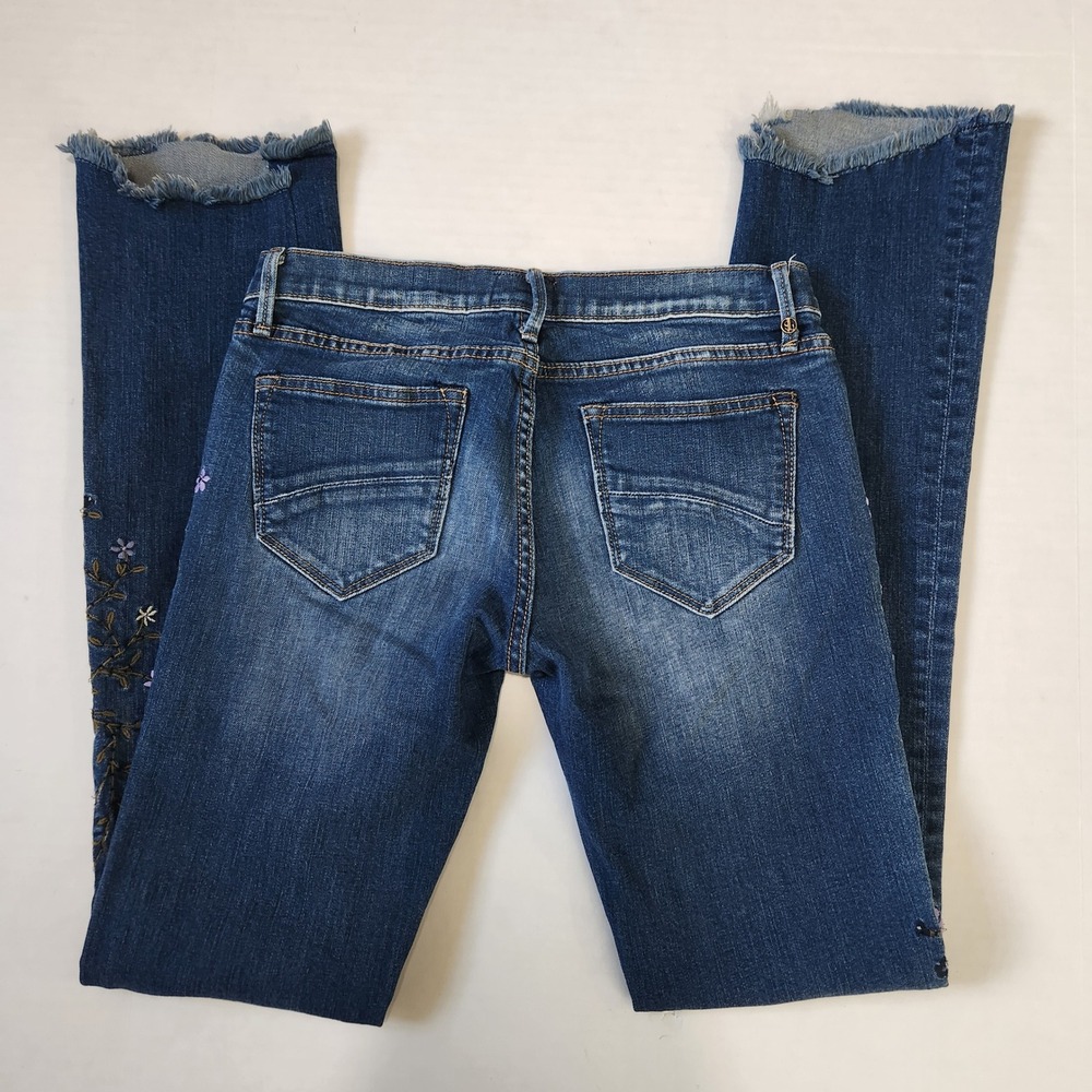 Driftwood Eva Embroidered Floral Straight Leg Jeans Medium Wash Step Hem 26 - Picture 12 of 13